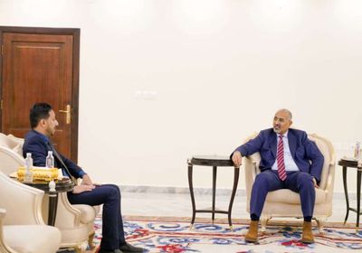 الرئيس الزُبيدي يتابع ملف الأراضي الممنوحة لغرض الاستثمار