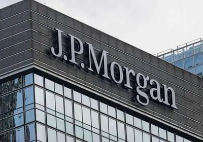 "جيه بي مورجان" يحذر من تباطؤ سوق العمل الأمريكي