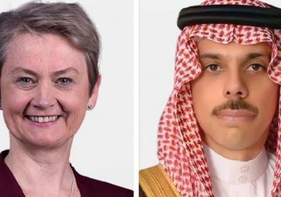 هاتفياً.. وزير الخارجية السعودي يبحث مع نظيرته البريطانية المستجدات الإقليمية
