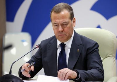 مدفيديف: انضمام 400 ألف مجند متعاقد إلى الجيش الروسي