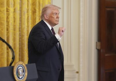 ترامب يعلن بدء قبول طلبات الحصول على التأشيرات الذهبية