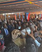 توافد أبناء مديرية الصعيد إلى مخيم الاعتصام الشعبي