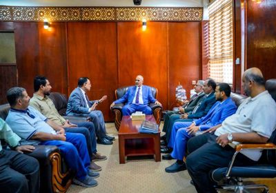 الرئيس الزُبيدي يتفقد وزارة الزراعة ويطلع على مشاريعها