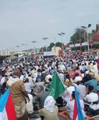 إقامة صلاة الجمعة بساحة الاعتصام المفتوح في عدن