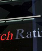 "فيتش" تخفض النظرة المستقبلية للمجر إلى سلبية بسبب التدهور المالي