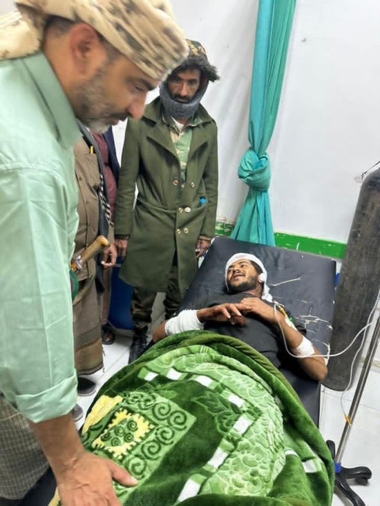 الجفري ولمروق يتفقدان جرحى القوات الجنوبية في مستشفى بن زايد بعتق