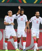 نجم منتخب تونس يعلن اعتزاله رسميًا