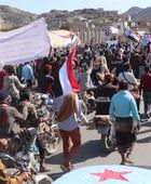 وفد من جماهير الأزارق يصل إلى مخيم اعتصام الضالع 