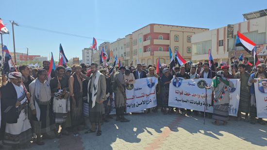 مخيم الاعتصام في عتق يستقبل جماهير نصاب والروضة