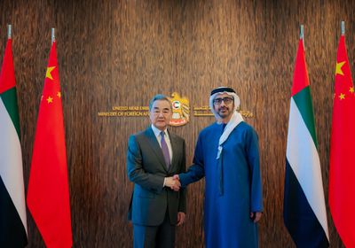 عبدالله بن زايد يلتقي وزير الخارجية الصيني
