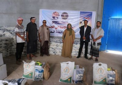 انتقالي المهرة يدشن توزيع السلال الغذائية على الأسر الأشد احتياجا