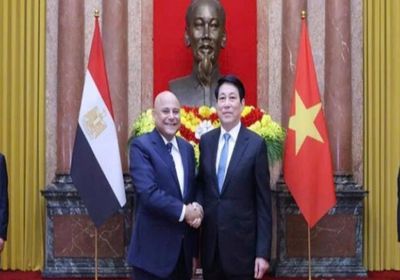 هاني مصطفى يقدم أوراق اعتماده سفيراً لمصر في فيتنام