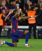 رافينيا يقود برشلونة للفوز على أوساسونا بالدوري الإسباني