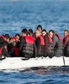 قوارب المهاجرين تستأنف نشاطها في بحر المانش باتجاه بريطانيا بعد توقف وجيز