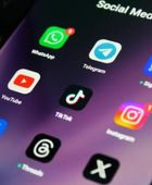 غالبية الألمان يؤيدون حظر وسائل التواصل الاجتماعي لمن هم دون 16 عامًا