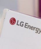 "إل جي إنرجي" تفوز بعقد لتوريد بطاريات إلى "مرسيدس-بنز"
