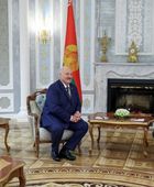 رئيس بيلاروسيا يقدم هدايا ثمينة لترامب وزوجته