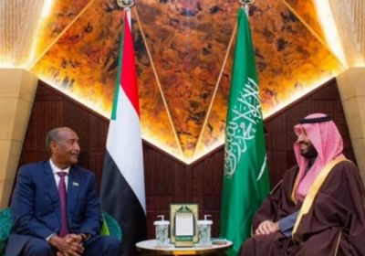 ولي العهد السعودي يلتقي رئيس مجلس السيادة الانتقالي السوداني بقصر اليمامة