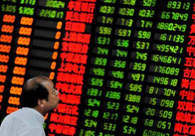 المؤشرات الصينية تنخفض وسط بيانات اقتصادية ضعيفة