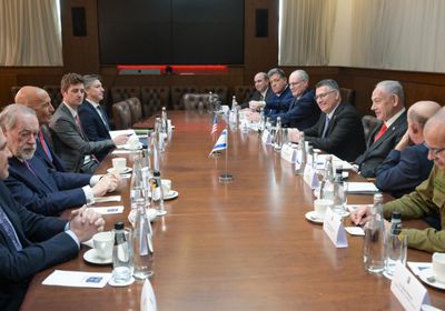 نتنياهو يلتقي المبعوث الأمريكي لبحث الخطوط الحمر في سوريا