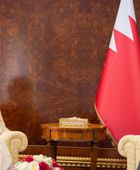 نائب رئيس وزراء البحرين يستقبل وفداً حكومياً إماراتياً