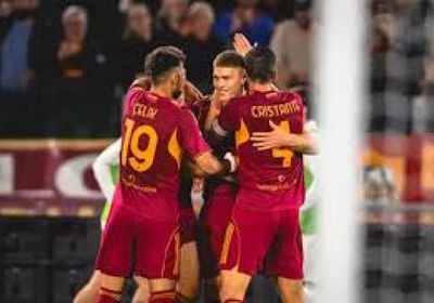 روما يخطف فوزًا مثيرًا من كومو بالدوري الإيطالي