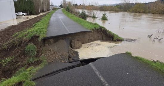 انهيار سد بسبب الأمطار الغزيرة بواشنطن
