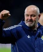 كلارك يحث جماهير اسكتلندا على تجنب الاستدانة للسفر لكأس العالم