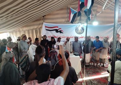 وفد من قبيلة بلعبيد يصل إلى مخيم الاعتصام في سيئون