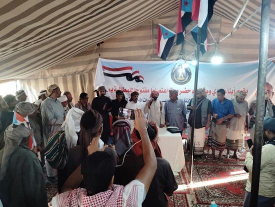 وفد من قبيلة بلعبيد يصل إلى مخيم الاعتصام في سيئون