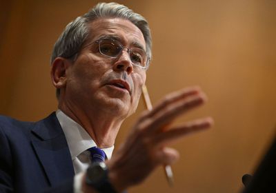 وزير الخزانة الأمريكي يرشح "وارش" و"هاسيت" لخلافة باول