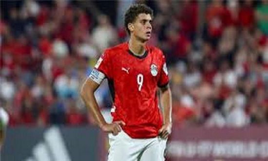 برشلونة يشيد بموهبة مهاجم الأهلي المصري