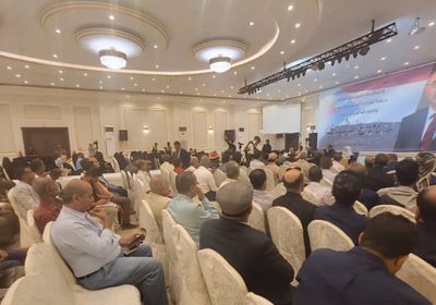 النقابات العمالية في الجنوب تدعو الرئيس الزُبيدي لإعلان الدولة