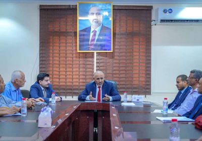 الرئيس الزُبيدي يكلف بتنفيذ مشاريع لتنقية المياه في الضالع ولحج