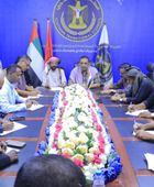 انتقالي وادي حضرموت يستعرض جهود توزيع المساعدات الإنسانية