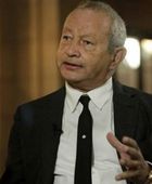 ساويرس يتوقع وصول الذهب إلى 6 آلاف دولار