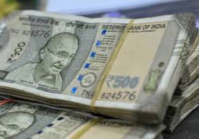 انخفاض الروبية الهندية لمستوى قياسي مقابل الدولار