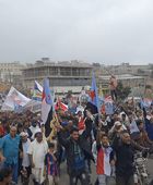 توافد حشود من مختلف مديريات الضالع لساحة الاعتصام