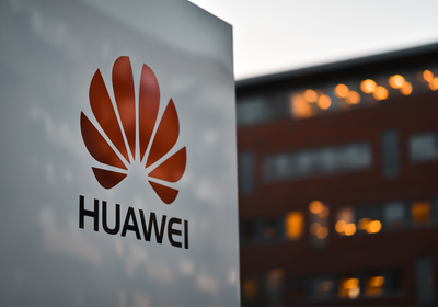 هواوي وشريكتها SMIC تحققان تقدماً في إنتاج الرقائق