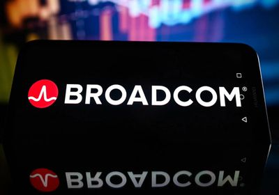 إيرادات وأرباح "برودكوم" تقفز في الربع الأخير