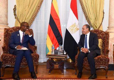 وزير الخارجية المصري يعقد مباحثات مع نظيره الزيمبابوي لتعزيز التعاون الثنائي