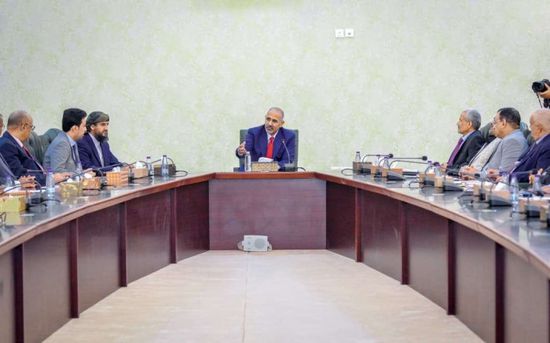 الرئيس الزُبيدي يوجه بمواصلة خطة الإصلاح الاقتصادي
