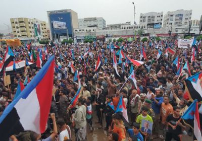 جماهير ساحة العروض تطالب بإعلان دولة الجنوب