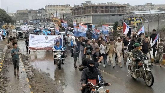 وفود أكاديمية تنضم إلى مخيم الاعتصام في الضالع