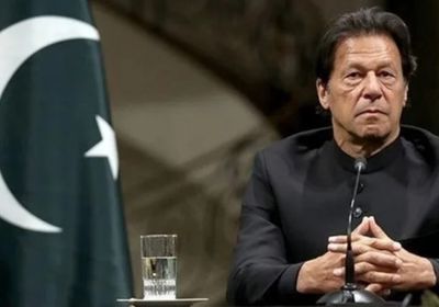 محكمة باكستانية تقضي بالسجن 17 عاماً لعمران خان وزوجته