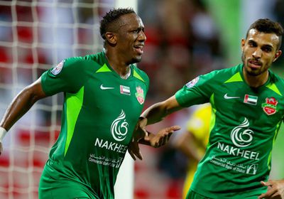 ثنائية لابا في كلباء تعزز صدارة العين للدوري الإماراتي