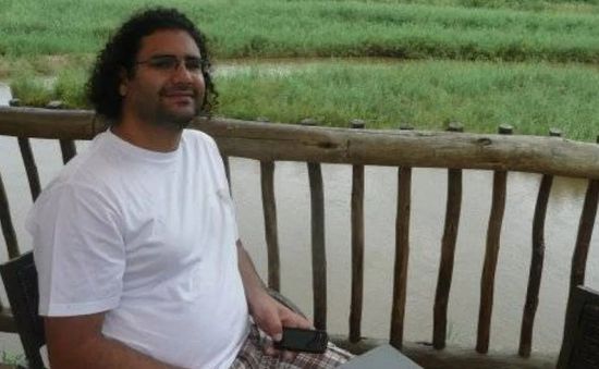 مصر.. رفع اسم علاء عبد الفتاح من قوائم &laquo;منع السفر&raquo;