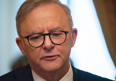 رئيس وزراء أستراليا يأمر بمراجعة أجهزة الشرطة والاستخبارات