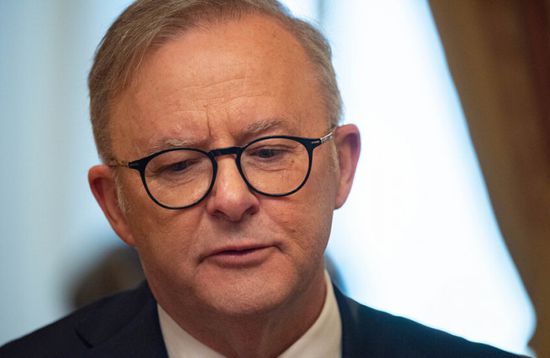 رئيس وزراء أستراليا يأمر بمراجعة أجهزة الشرطة والاستخبارات