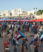 وصول أبناء يافع إلى ساحة العروض بالعاصمة عدن